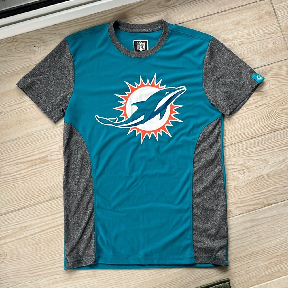 NFL team apparel size small dolphins T-shirt